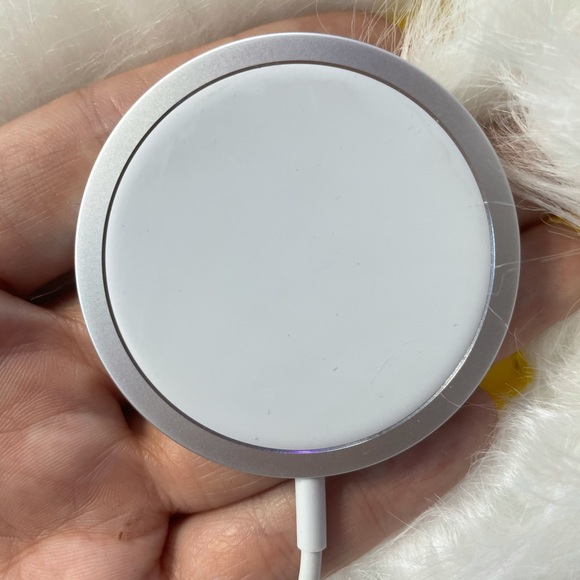 Apple MagSafe Charger (IPhone) - Picture 7 of 10